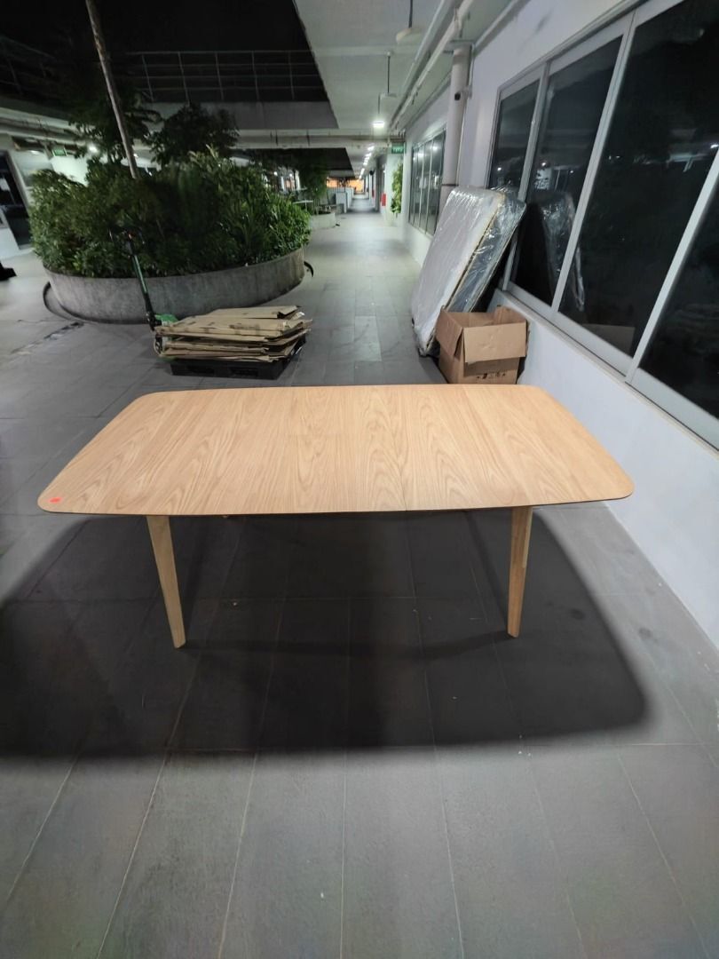 trax_extendable_dining_table_i_1750159605_26ff2400_progressive