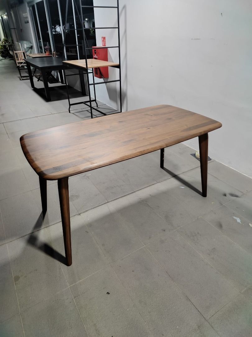 binna_dining_table_in_walnut_1747558563_be1c5693_progressive