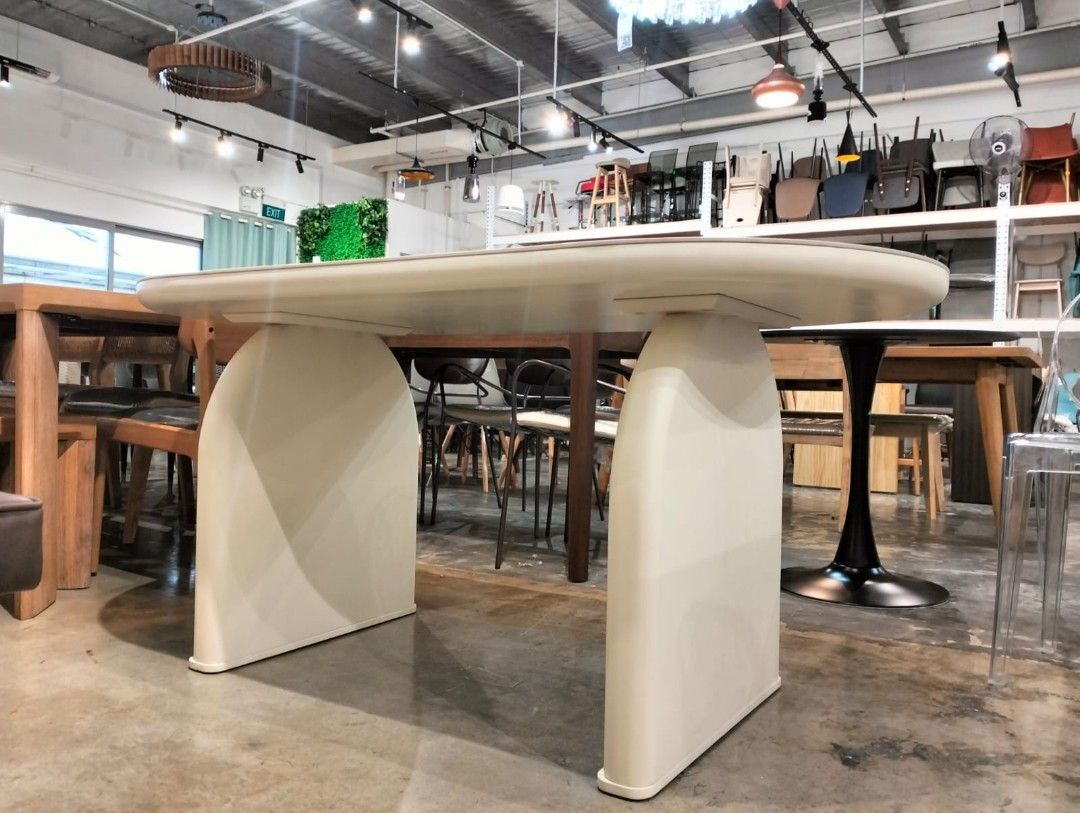 henderson_dining_table_with_si_1737122927_bca0ec03_progressive