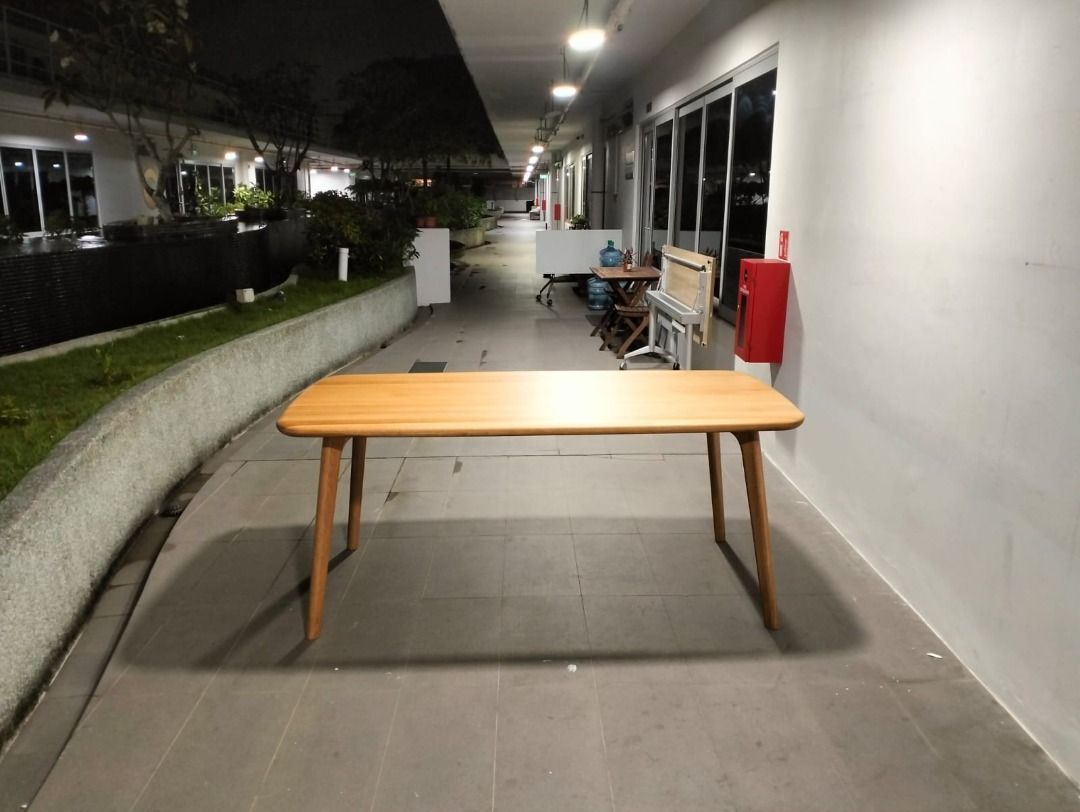 binna_dining_table_in_oak_18m_1740642669_cc2e5f2c_progressive
