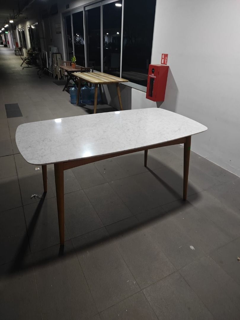 chungha_carrara_marble_dining__1755157546_f11a10fa_progressive