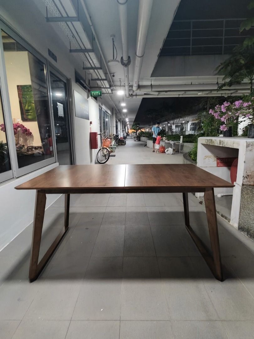vajek_extendable_dining_table__1755420576_d6b44a8d_progressive