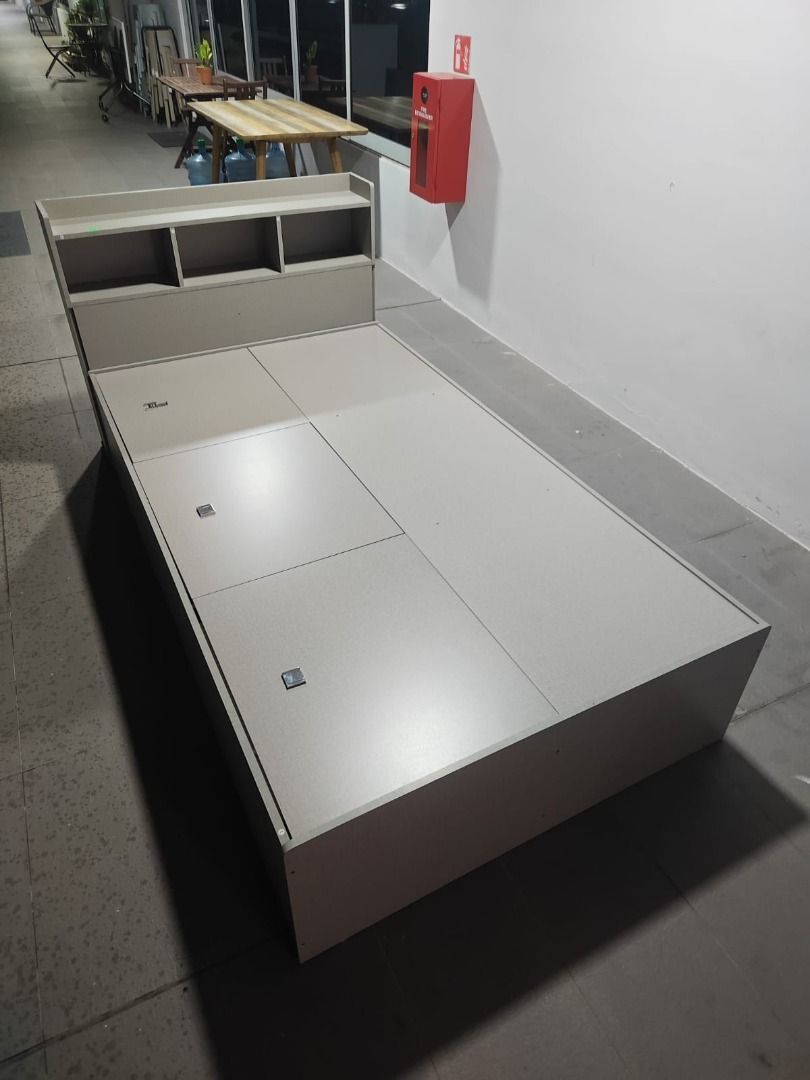 sterling_multi_storage_platfor_1755075232_68b9a58b_progressive