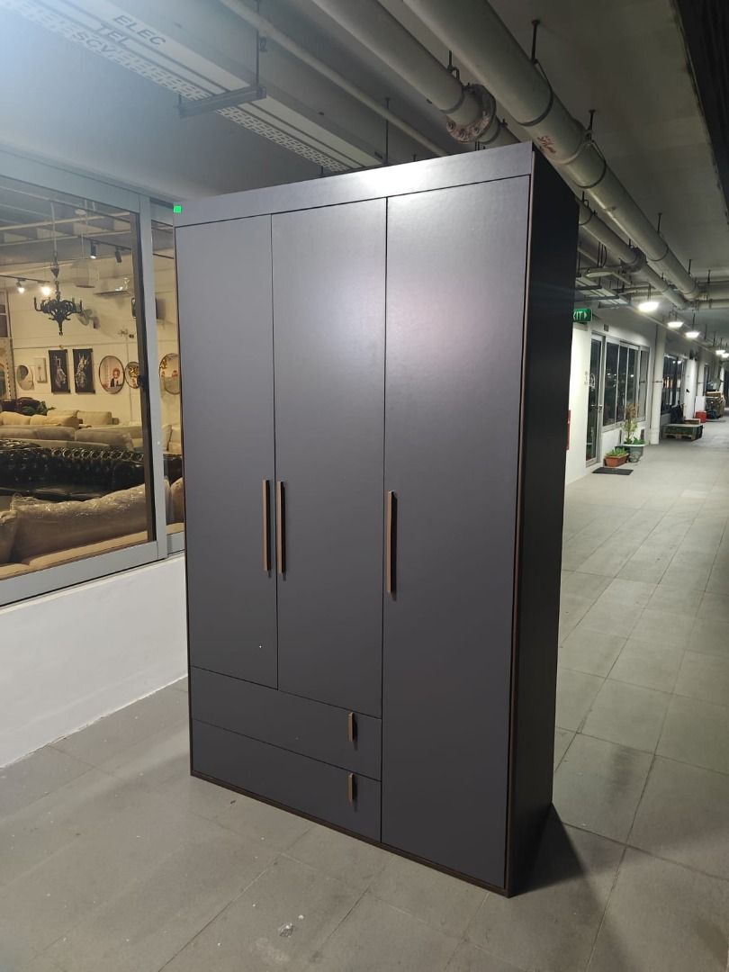 ashton_3dr_wardrobe_in_grey__w_1755074342_a33c4192_progressive