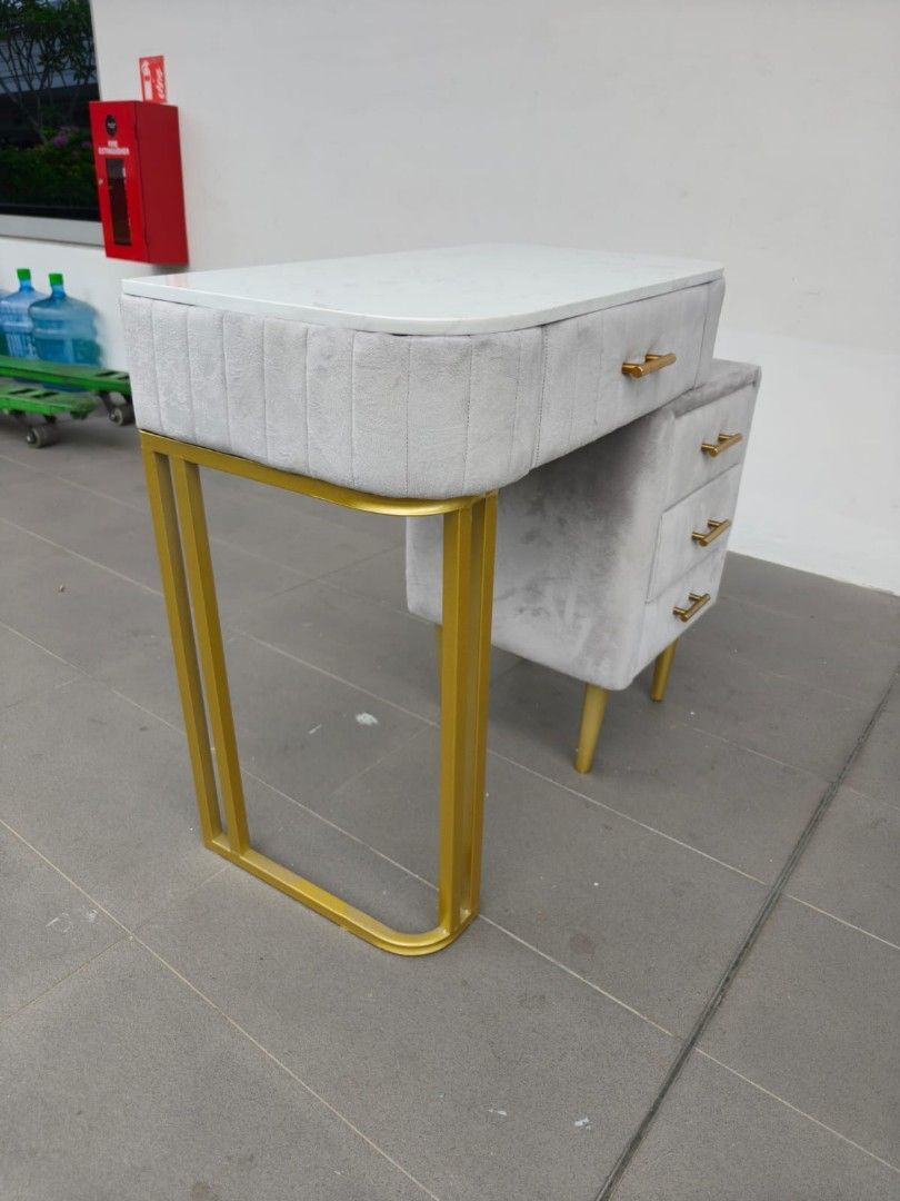 velaris_velvet_dressing_table_1743602157_b673e3e0_progressive