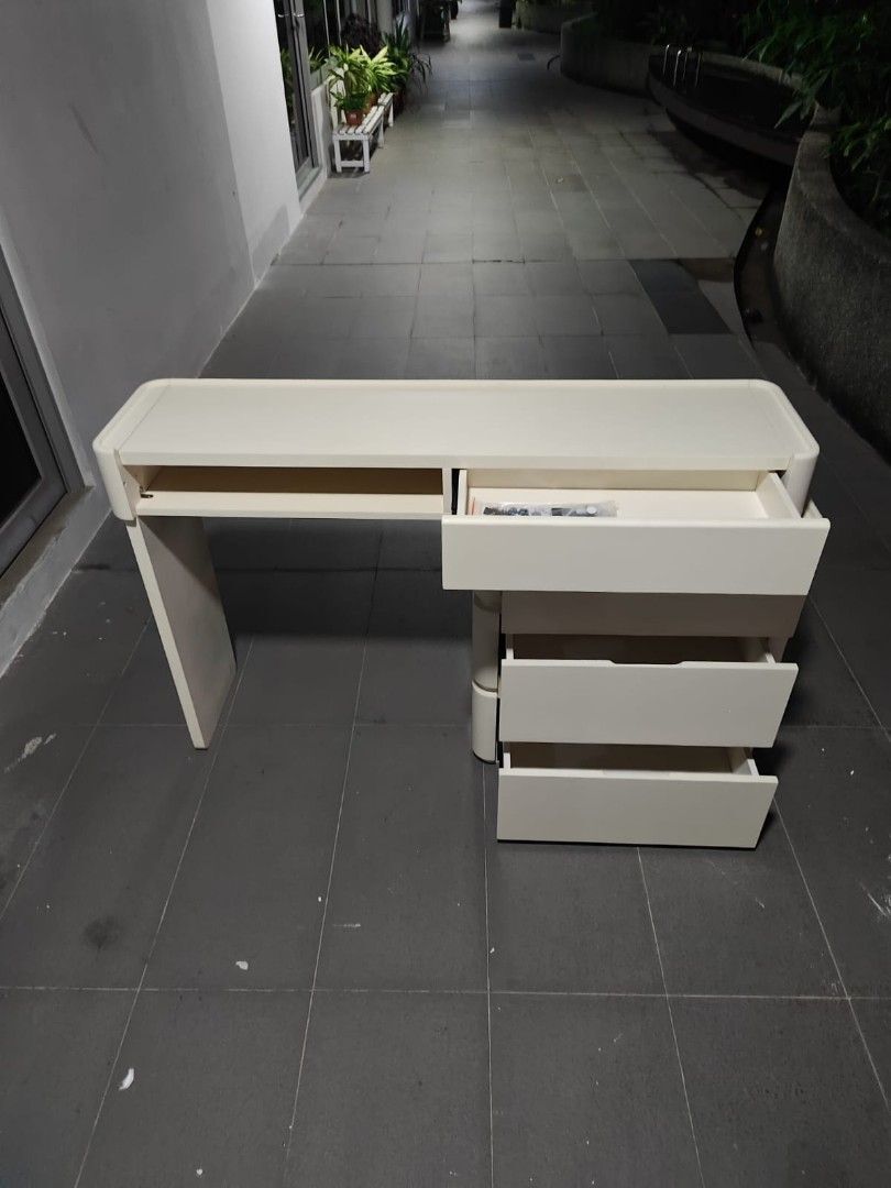 ossea_extendable_dressing_tabl_1755012345_a2a73454_progressive
