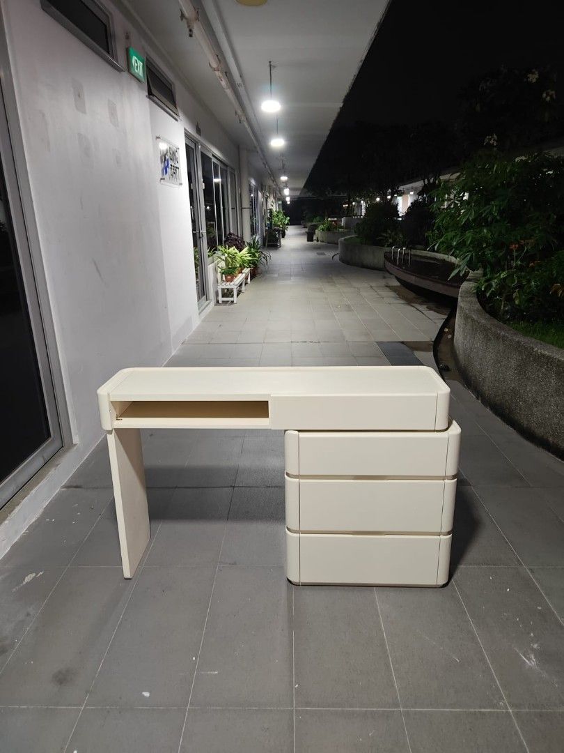 ossea_extendable_dressing_tabl_1755012345_117d6e27_progressive