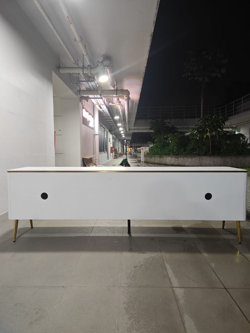 linke_tv_console_in_white_1742968577_bb90119e_progressive