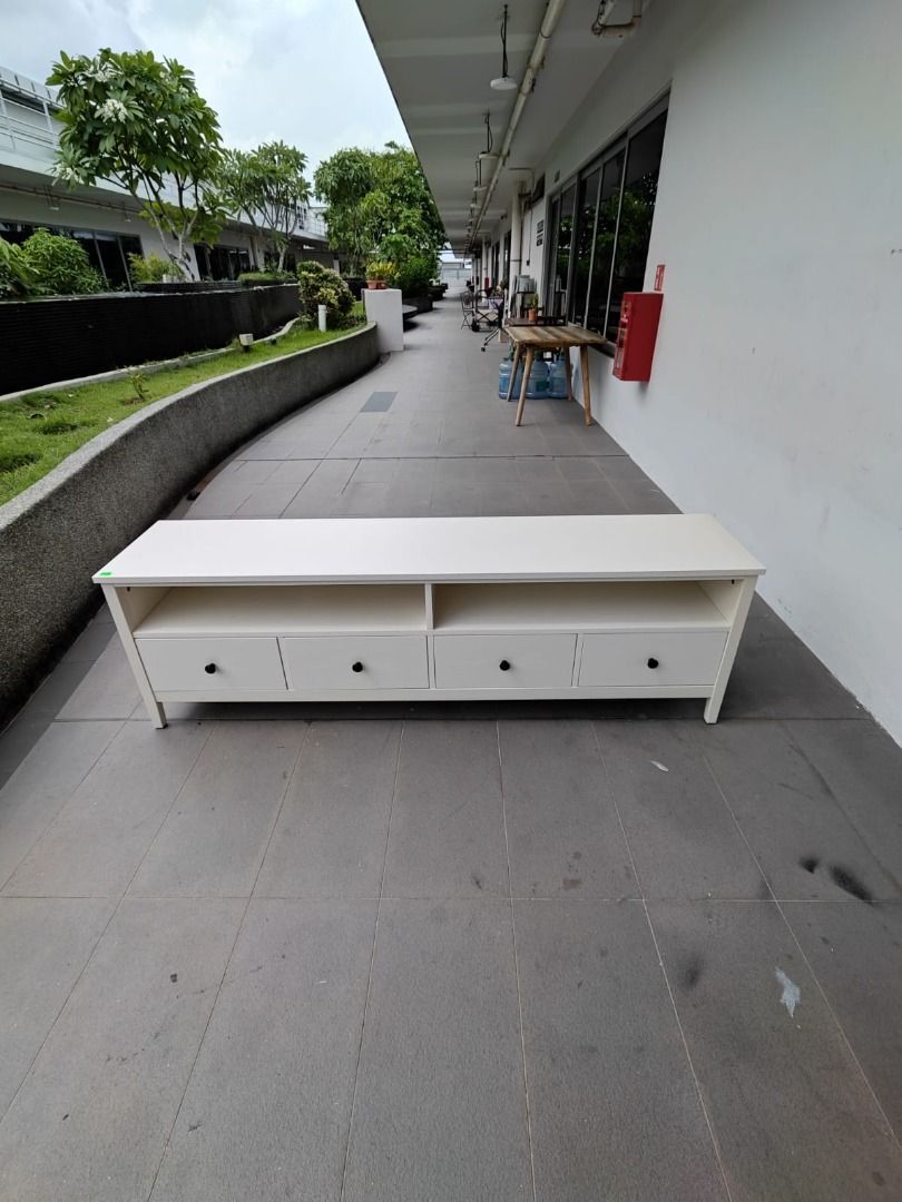 veilside_tv_console_18m_white_1755162032_ff630d36_progressive