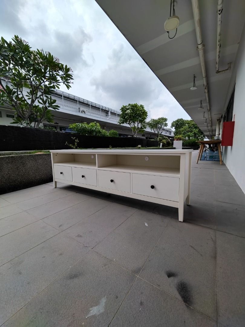 veilside_tv_console_18m_white_1755162032_965c285e_progressive