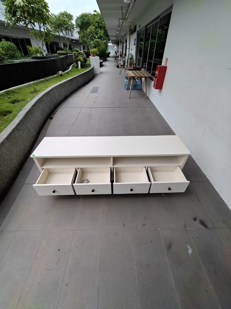 veilside_tv_console_18m_white_1755162032_1c7925c7_progressive