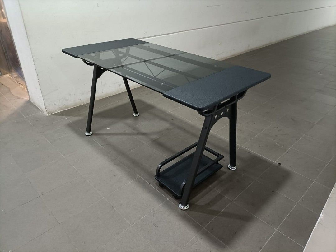 wavetrac_working_desk_in_black_1696688099_5ae42a43_progressive