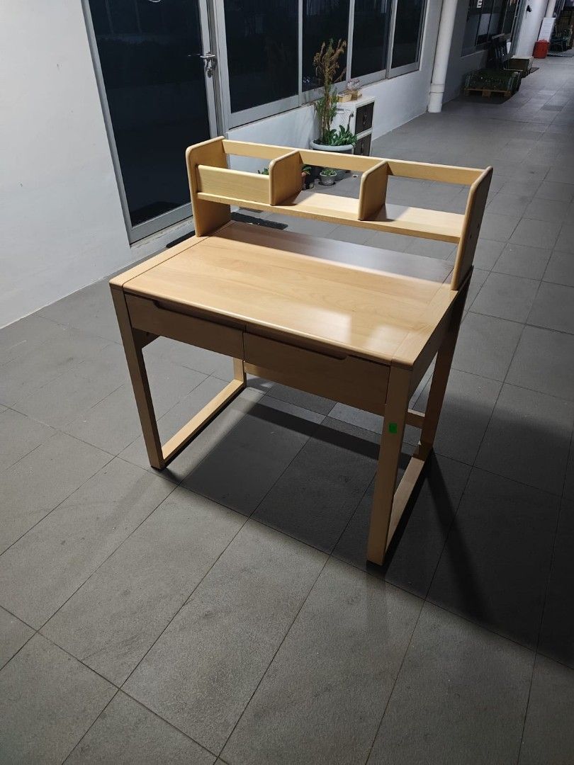 colman_kids_solid_wood_study_d_1756908028_bac6aa4e_progressive