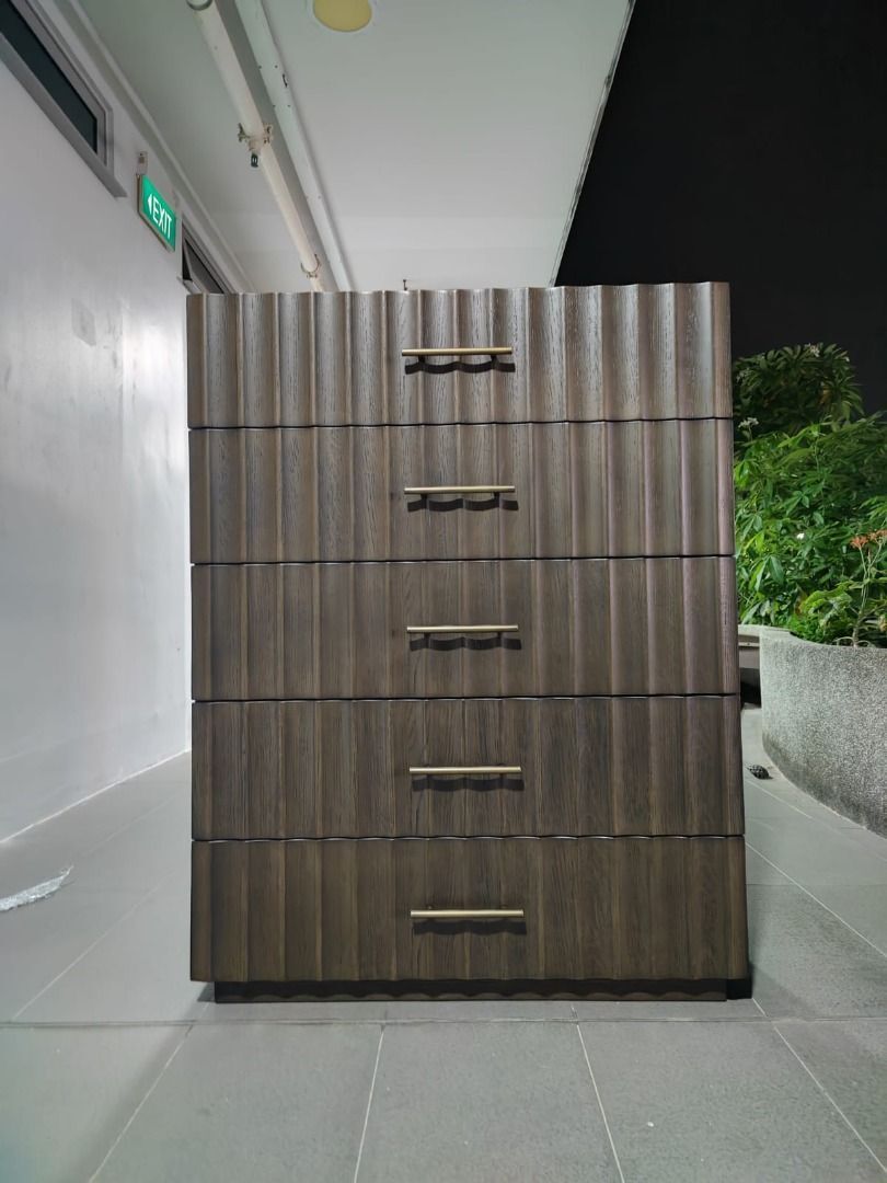 santi_valpo_5drawer_dresser_1754025259_09f231cd_progressive