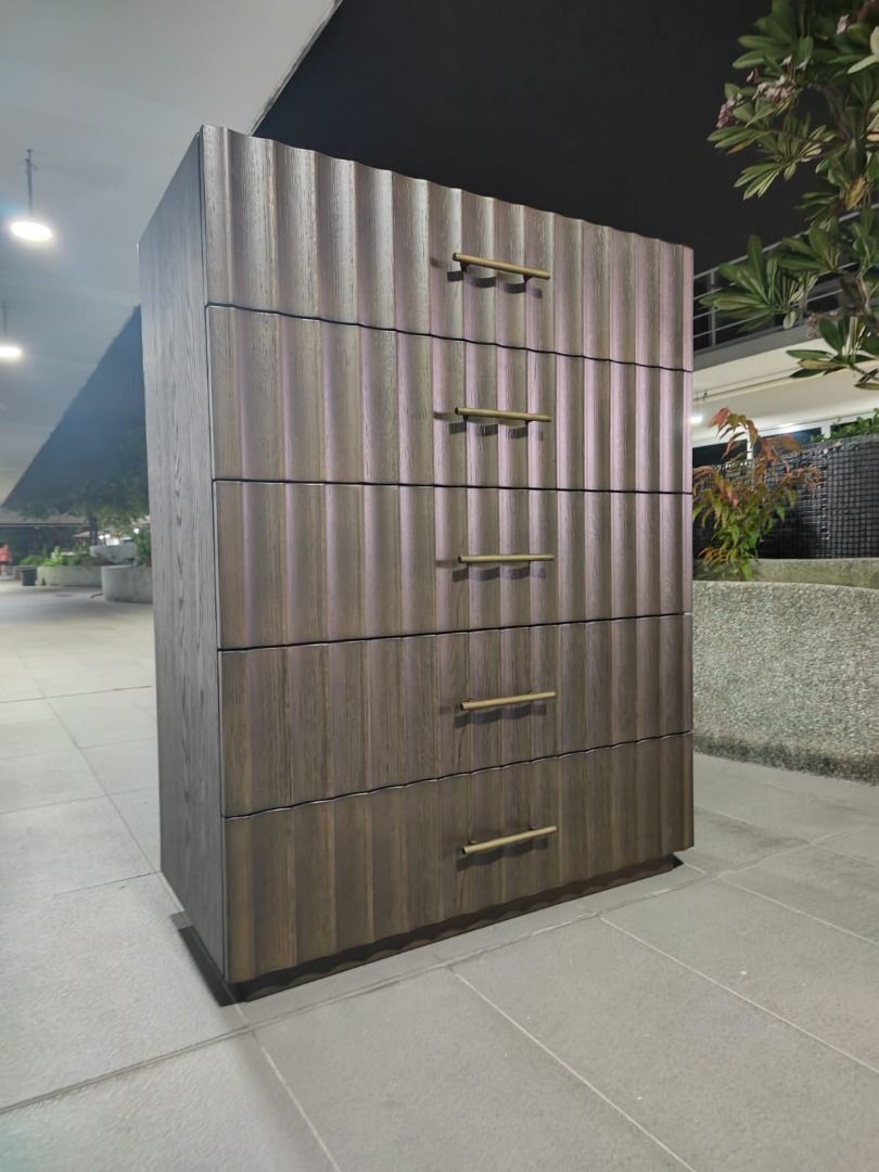 santi_valpo_5drawer_dresser_1754025259_96856b4f_progressive