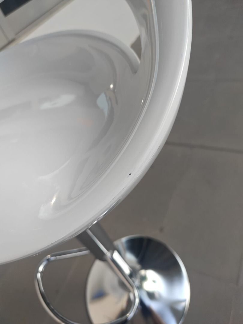 saron_ii_bar_stools_in_white_s_1753947594_b77914b6_progressive