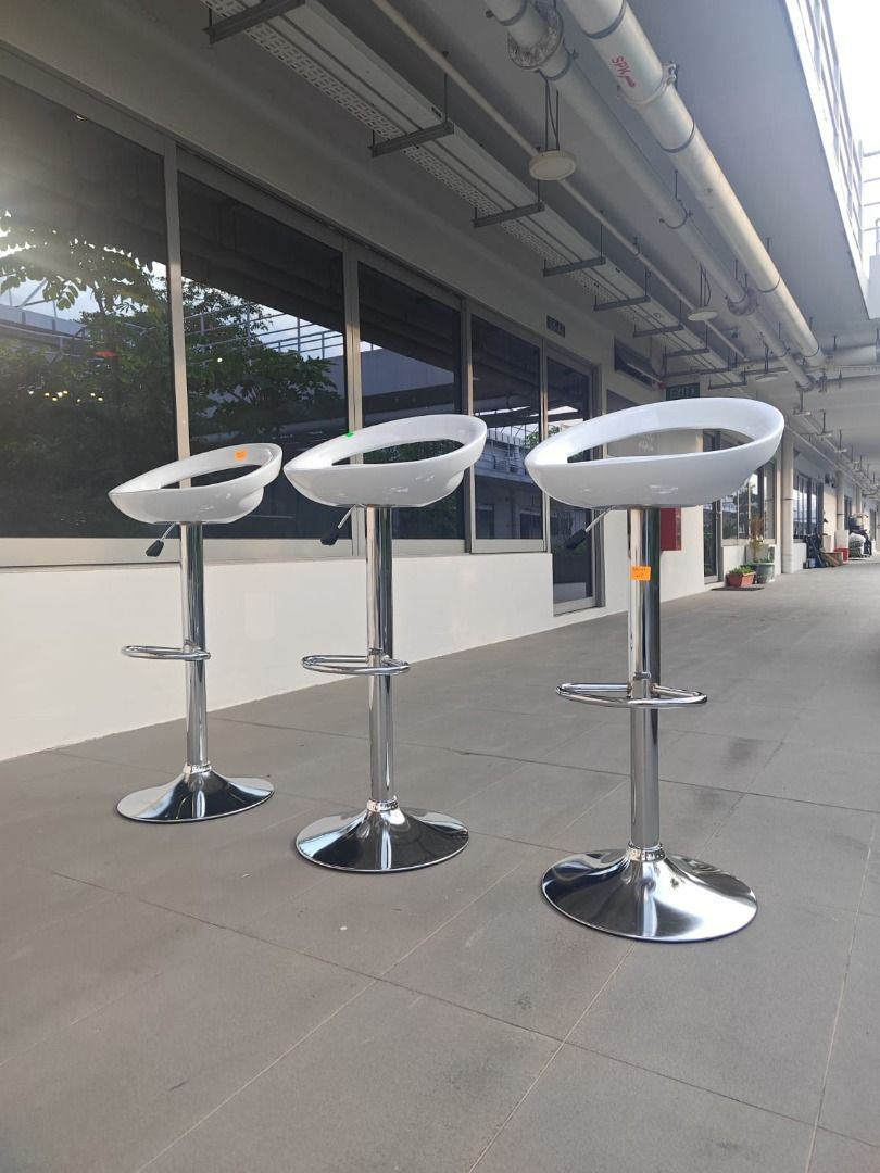 saron_ii_bar_stools_in_white_s_1753947594_77c9a5e9_progressive