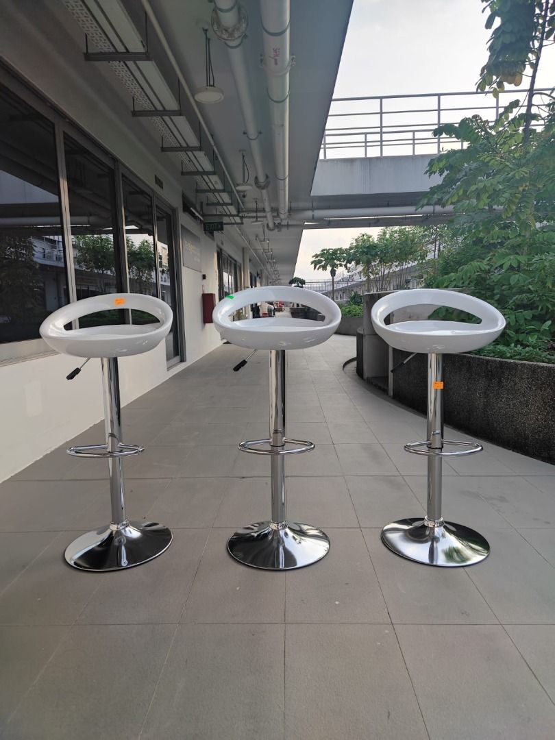 saron_ii_bar_stools_in_white_s_1753947594_588a50b7_progressive