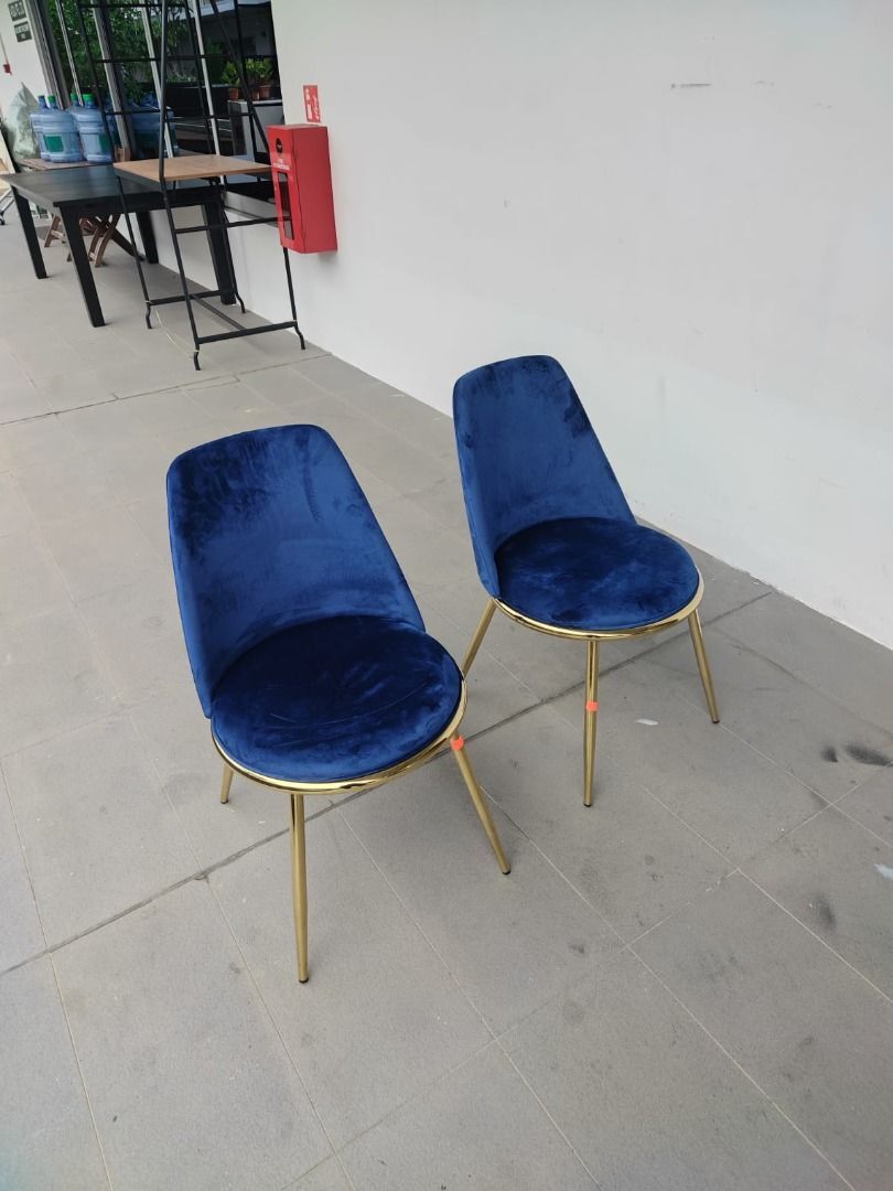 2_x_evie_modern_dining_chair_i_1749559571_940995c9_progressive
