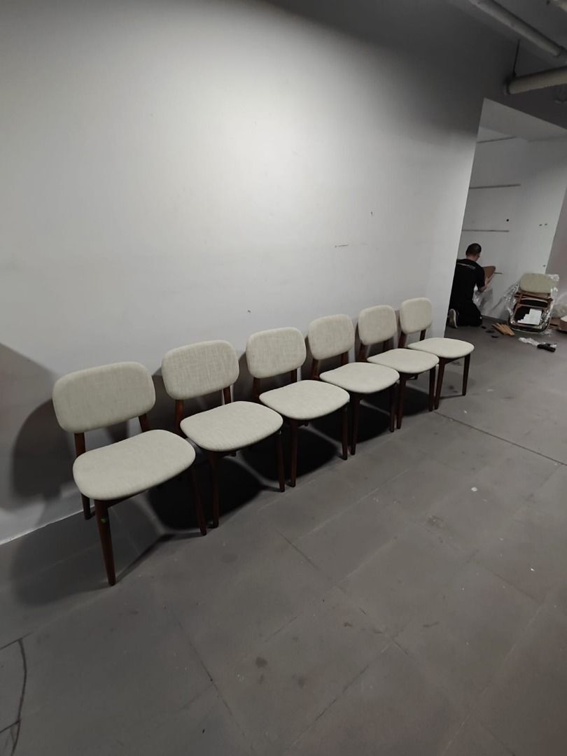 chungha_dining_chairs_in_walnu_1752658535_80775ac2_progressive