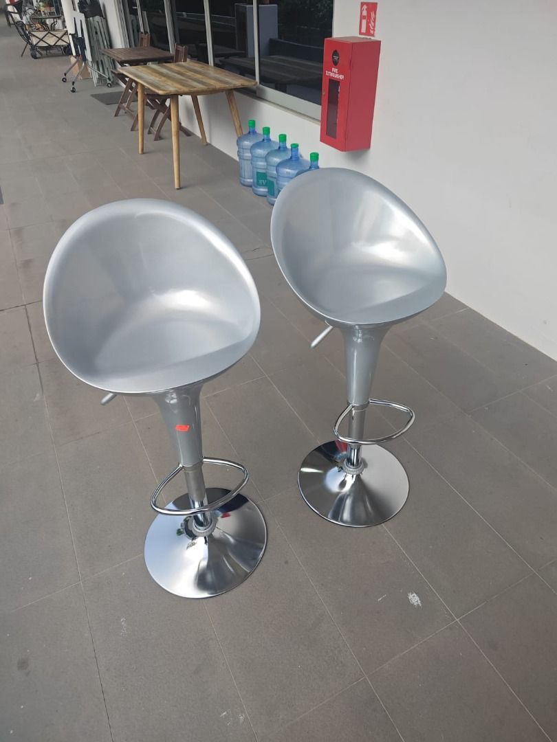 hektor_ii_bar_stools_set_of_2_1753947727_65299f3b_progressive