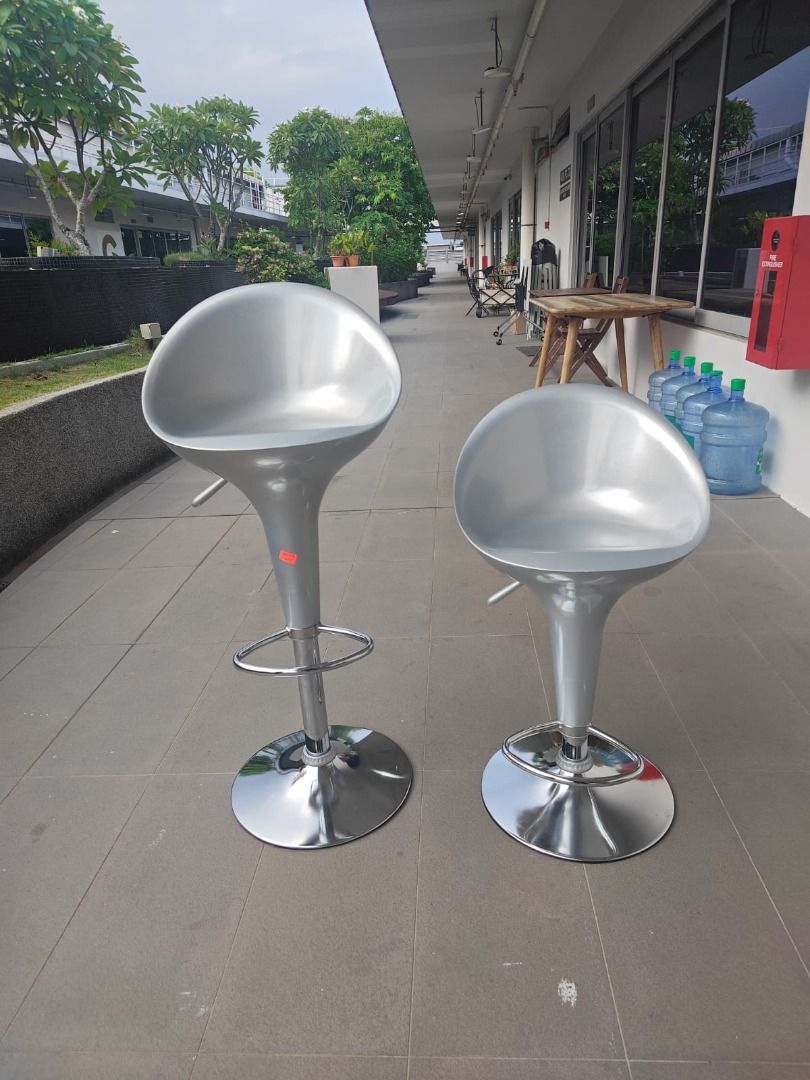 hektor_ii_bar_stools_set_of_2_1753947727_53b9e23b_progressive