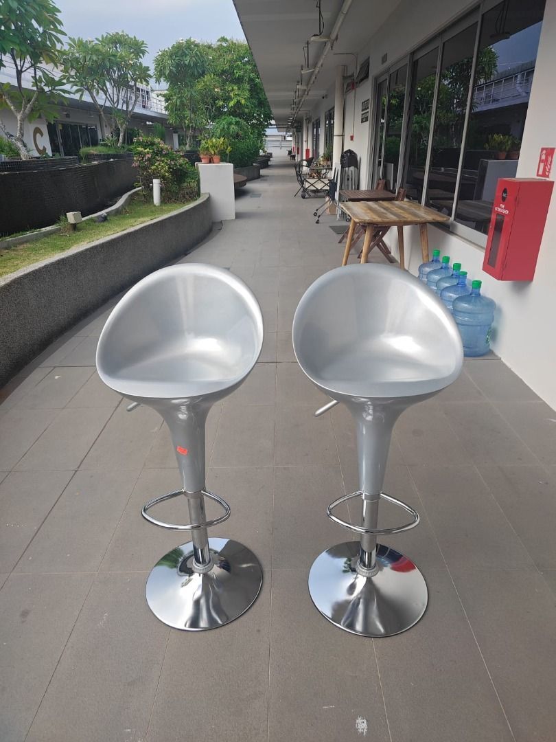 hektor_ii_bar_stools_set_of_2_1753947727_96ff53a8_progressive