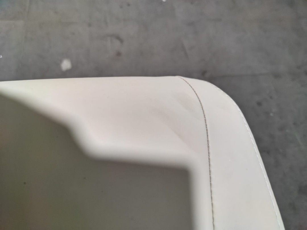 lindblad_chair_1748178730_e11c8c40_progressive