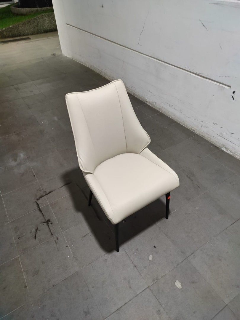 lindblad_chair_1748178730_2a55b625_progressive