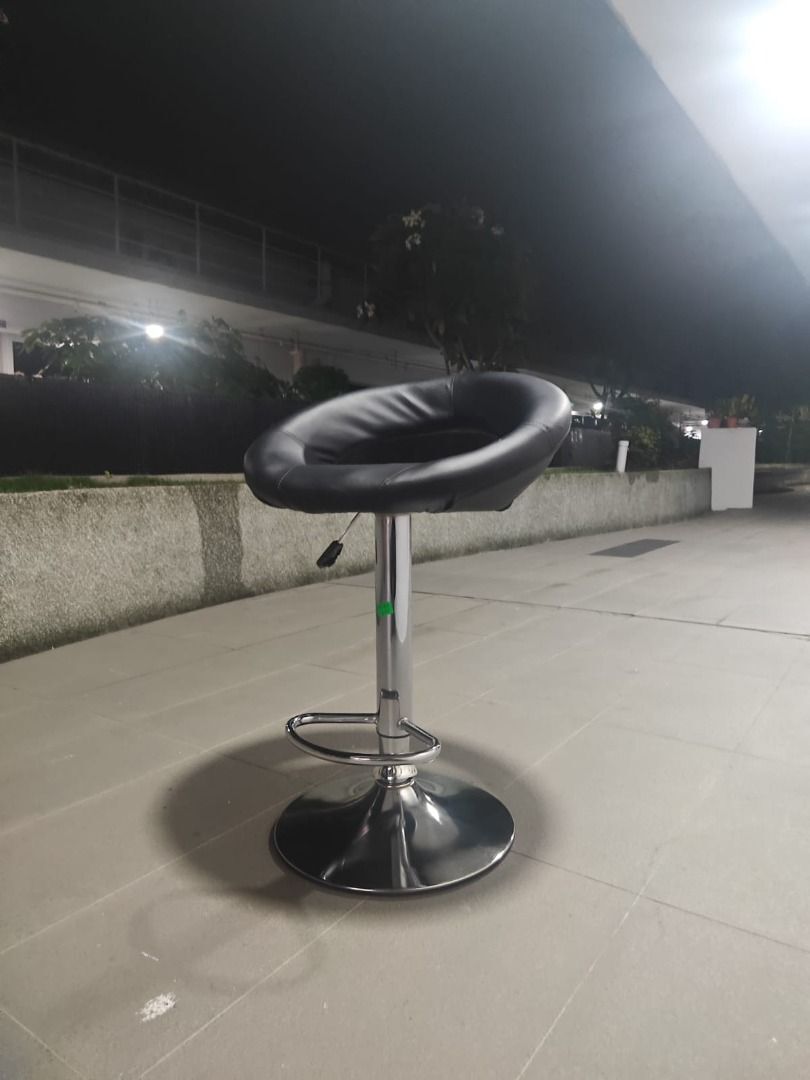 zak_bar_stool_in_black_1754808886_61569044_progressive