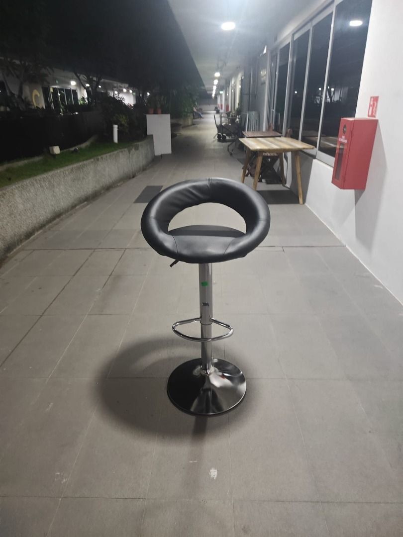 zak_bar_stool_in_black_1754808886_47db46c0_progressive