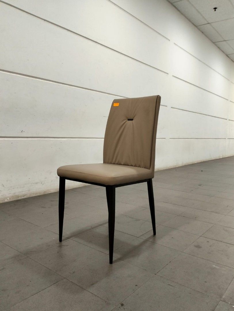 krodgers_chair_1716643099_a703f68f_progressive