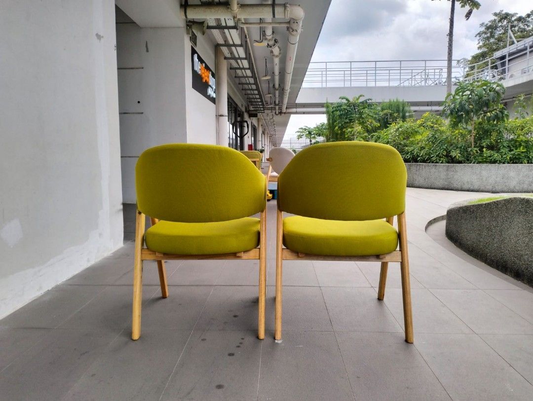 schhoek_dining_armchairs_set_o_1739375746_2ca6dc5d_progressive