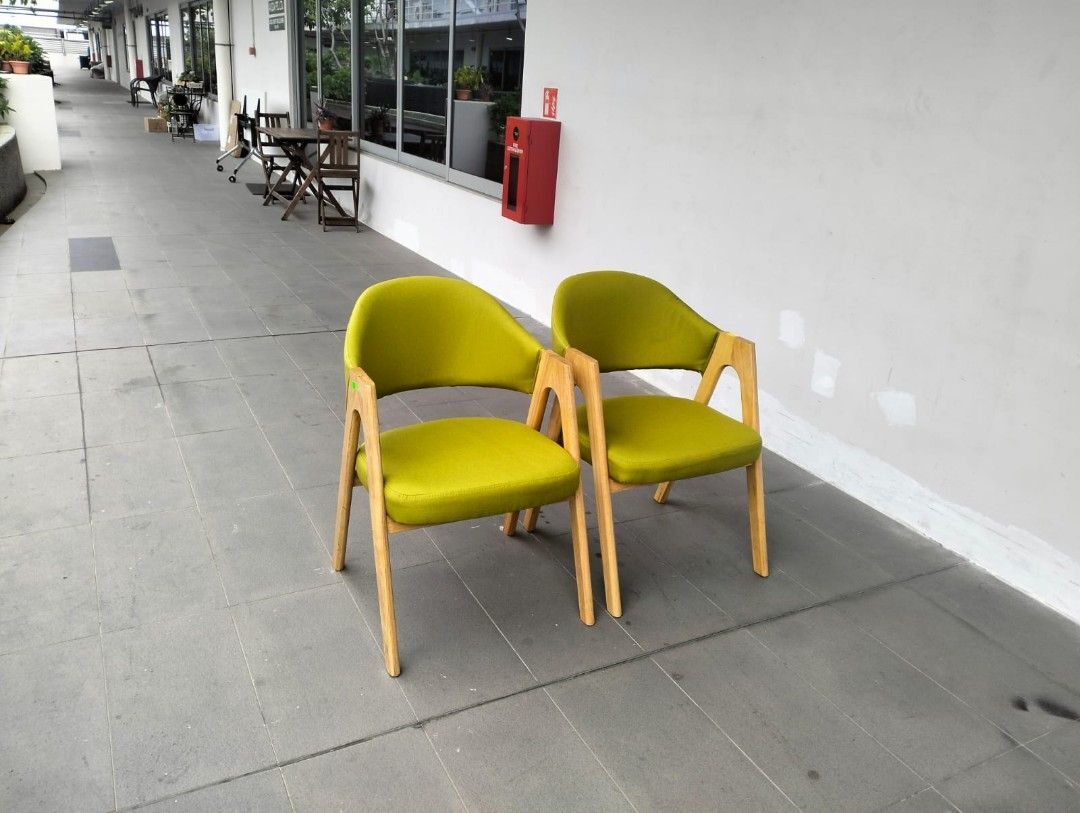 schhoek_dining_armchairs_set_o_1739375746_c7689c6b_progressive