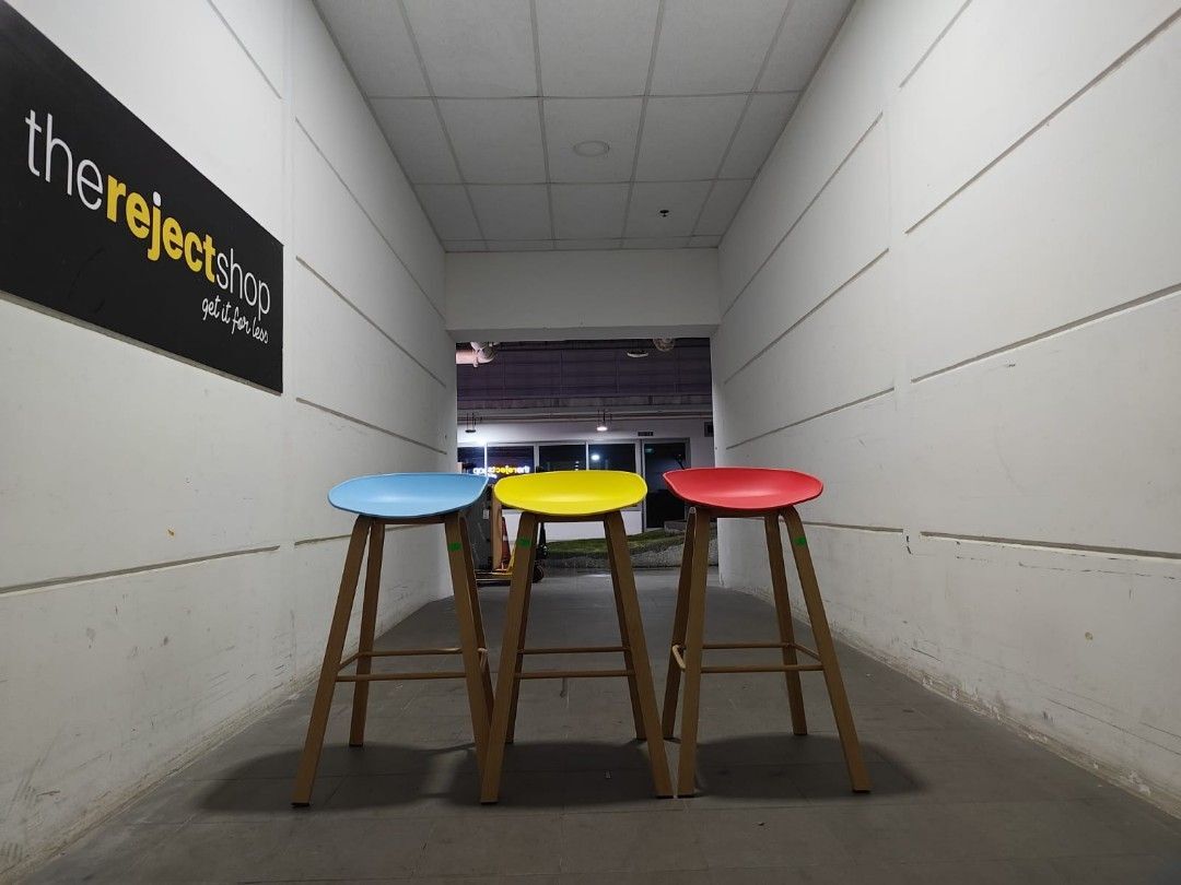matchnox_multi_color_bar_stool_1736431053_7cce8996_progressive
