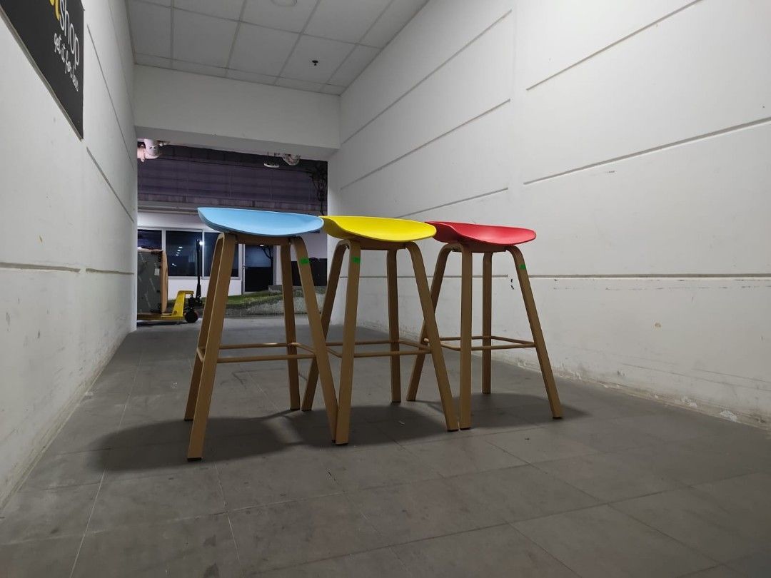 matchnox_multi_color_bar_stool_1736431053_58419a81_progressive