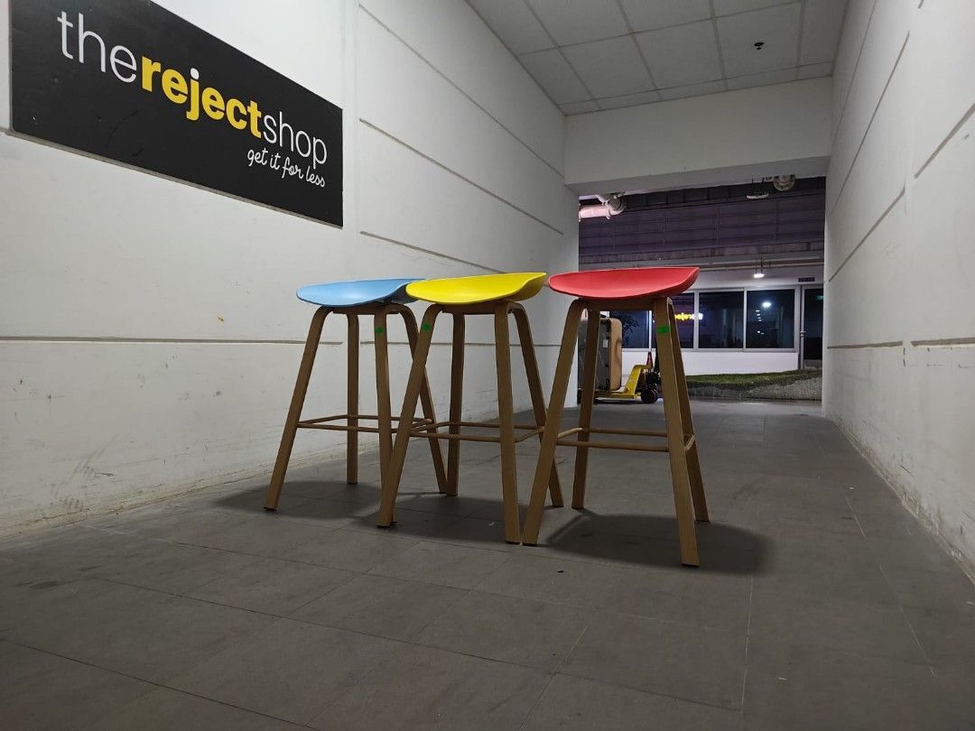 matchnox_multi_color_bar_stool_1736431053_664b8b3c_progressive