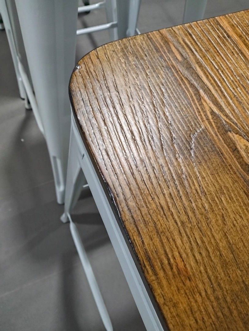 denver_retro_metal_bar_stools__1727013597_68a20f04_progressive