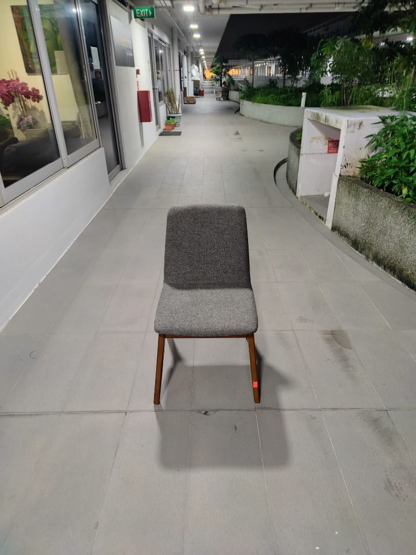spacek_dining_chair_in_dark_gr_1746164046_892bc61c_progressive