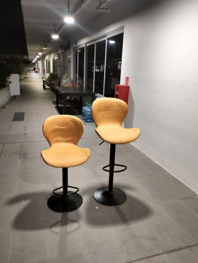 leyva_bar_chairs_set_of_2_1744354207_ff1f6cfb_progressive