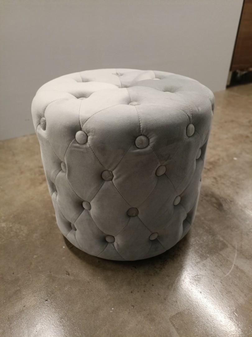 glitz_ii_small_round_ottoman_i_1649343019_8e29e6f2_progressive
