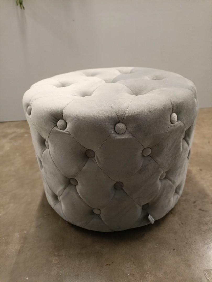 glitz_ii_medium_round_ottoman__1649343177_114888b7_progressive
