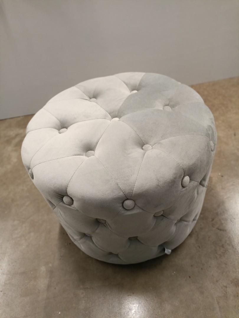 glitz_ii_medium_round_ottoman__1649343177_6807aea8_progressive