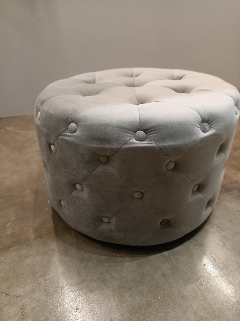 glitz_ii_large_round_ottoman_i_1649343255_55540010_progressive