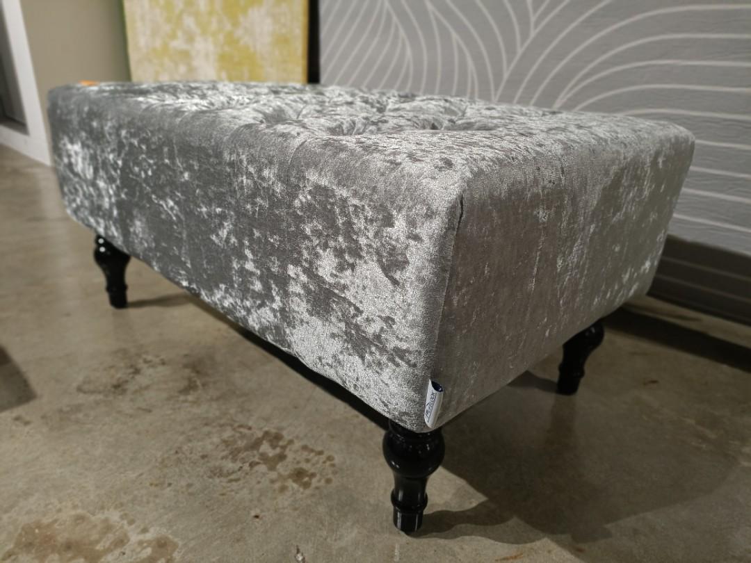 flamin_ii_pearl_grey_velvet_ot_1649518884_81a4247c_progressive