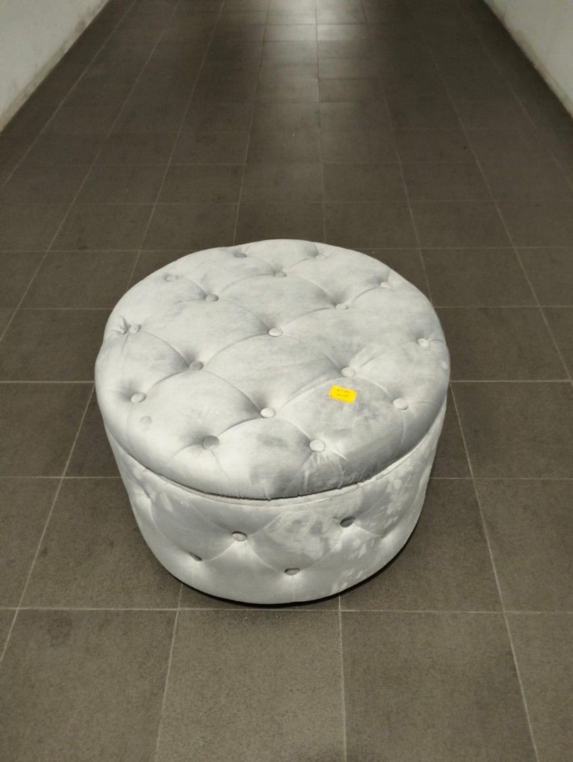 rendall_victorian_tufted_stora_1709218949_e993f1d3_progressive