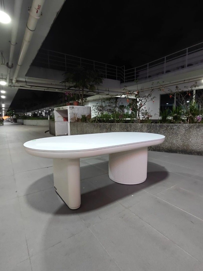schubert_coffee_table_1758034458_b2b3ad2e_progressive