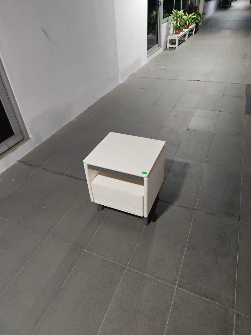 husai_bedside_table_1752919089_bbd7fcd4_progressive
