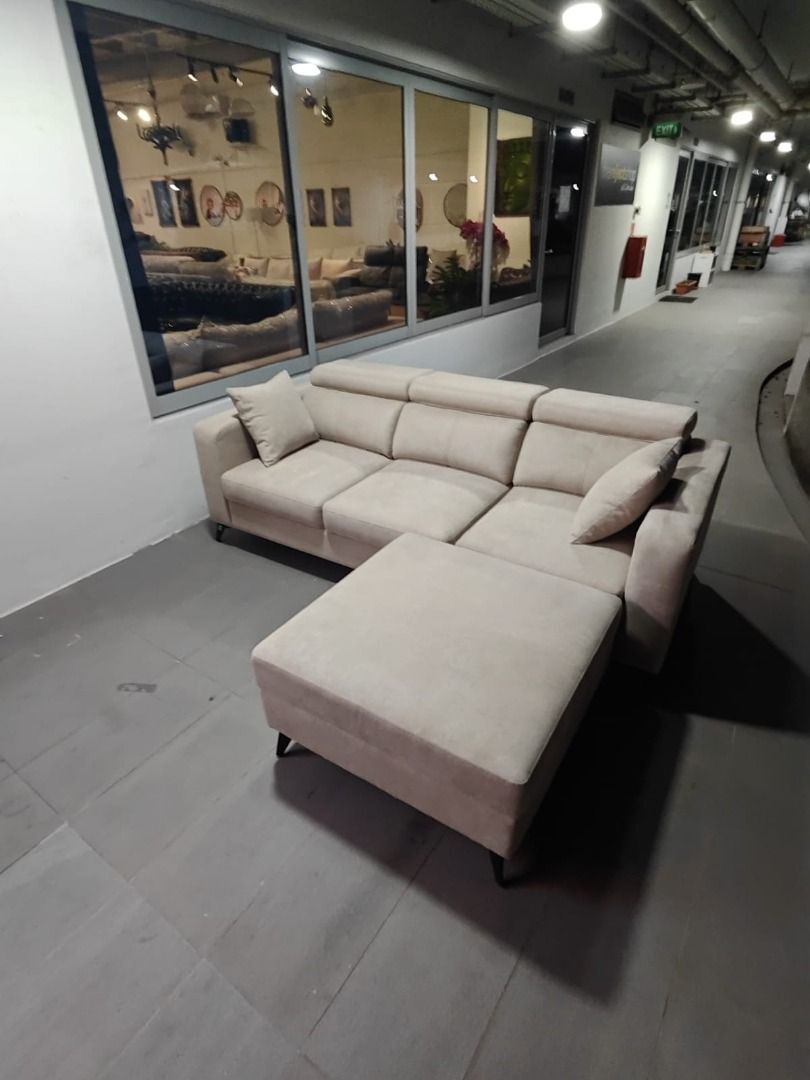 celentano_3_seater_with_ottoma_1758441087_34f7dbf2_progressive
