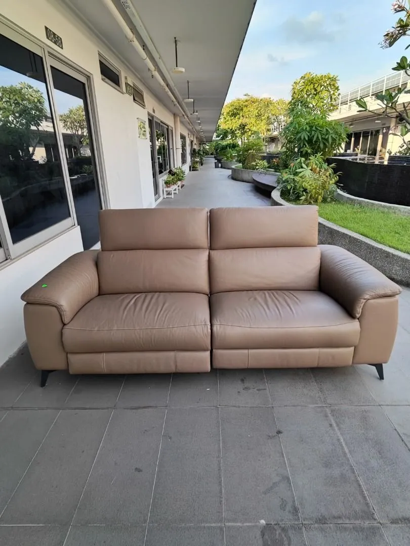 karamazov_3_seater_full_leathe_1759910410_b84ffe4f_progressive
